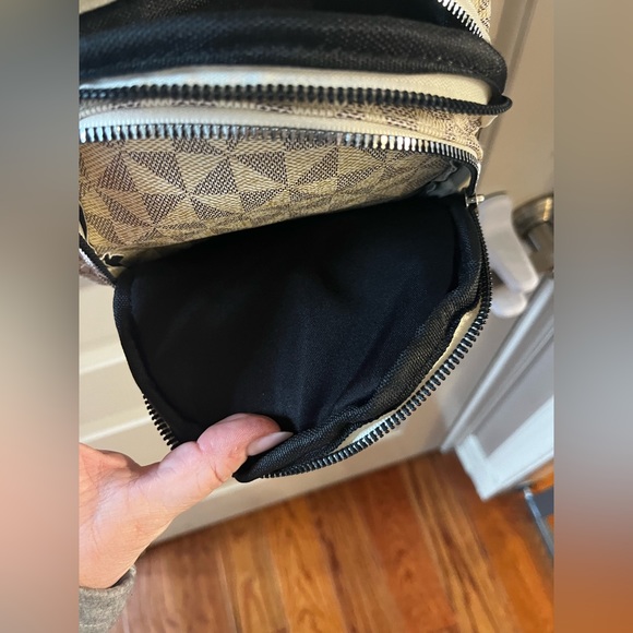 Unbranded crossbody - Picture 4 of 7